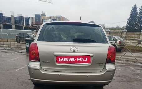 Toyota Avensis III рестайлинг, 2004 год, 800 000 рублей, 5 фотография