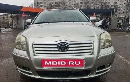 Toyota Avensis III рестайлинг, 2004 год, 800 000 рублей, 2 фотография
