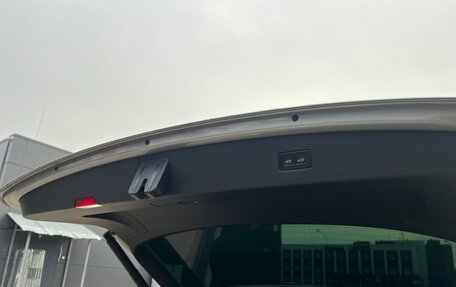 Volkswagen Tiguan II, 2018 год, 2 590 000 рублей, 10 фотография