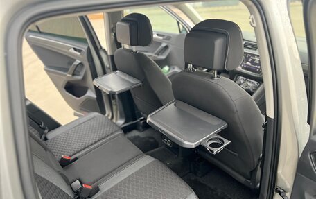 Volkswagen Tiguan II, 2018 год, 2 590 000 рублей, 14 фотография