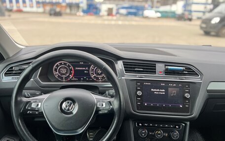 Volkswagen Tiguan II, 2018 год, 2 590 000 рублей, 23 фотография