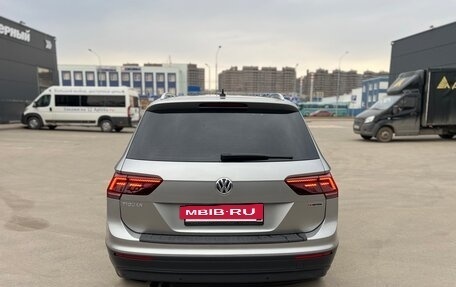 Volkswagen Tiguan II, 2018 год, 2 590 000 рублей, 6 фотография