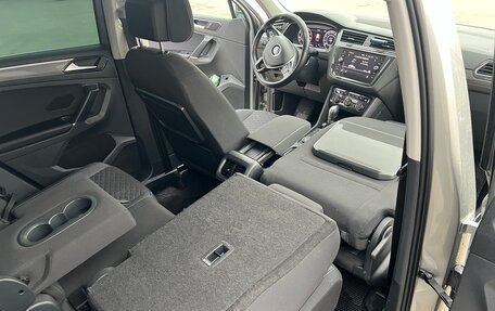 Volkswagen Tiguan II, 2018 год, 2 590 000 рублей, 16 фотография