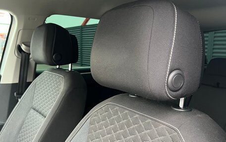 Volkswagen Tiguan II, 2018 год, 2 590 000 рублей, 19 фотография