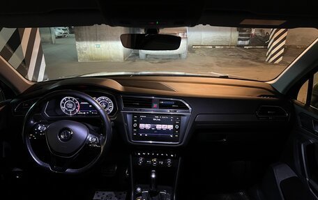 Volkswagen Tiguan II, 2018 год, 2 590 000 рублей, 26 фотография