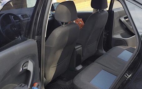 Volkswagen Polo VI (EU Market), 2013 год, 900 000 рублей, 15 фотография