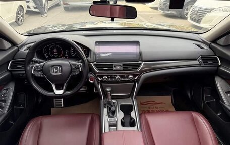 Honda Accord IX рестайлинг, 2022 год, 1 990 000 рублей, 7 фотография