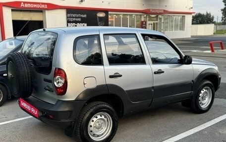 Chevrolet Niva I рестайлинг, 2010 год, 500 000 рублей, 4 фотография