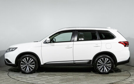 Mitsubishi Outlander III рестайлинг 3, 2021 год, 2 379 000 рублей, 8 фотография
