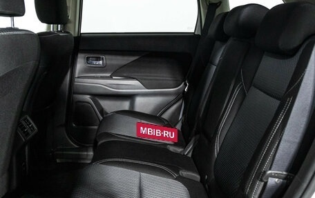 Mitsubishi Outlander III рестайлинг 3, 2021 год, 2 379 000 рублей, 10 фотография