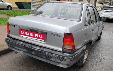 Opel Kadett E рестайлинг, 1986 год, 85 000 рублей, 13 фотография