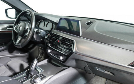 BMW 5 серия, 2019 год, 2 700 000 рублей, 9 фотография