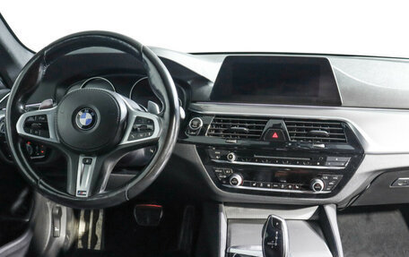 BMW 5 серия, 2019 год, 2 700 000 рублей, 12 фотография