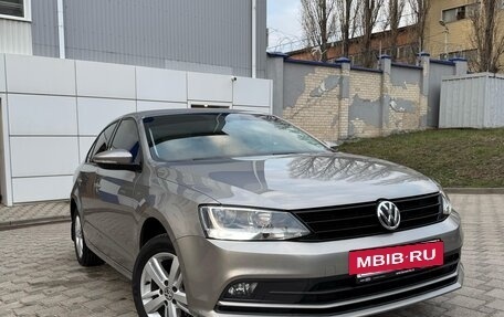 Volkswagen Jetta VI, 2017 год, 1 890 000 рублей, 2 фотография