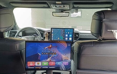 Toyota Sequoia, 2023 год, 20 000 000 рублей, 7 фотография