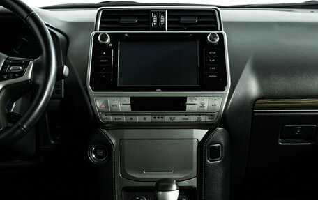 Toyota Land Cruiser Prado 150 рестайлинг 2, 2018 год, 4 699 000 рублей, 14 фотография