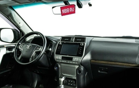 Toyota Land Cruiser Prado 150 рестайлинг 2, 2018 год, 4 699 000 рублей, 9 фотография