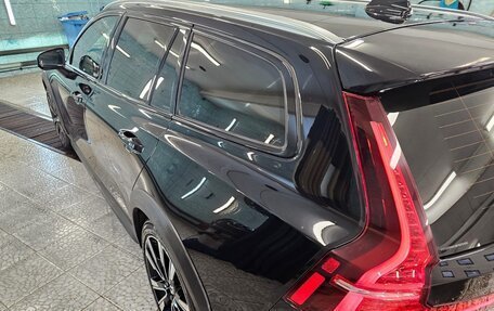 Volvo V60 Cross Country II, 2021 год, 4 350 000 рублей, 21 фотография
