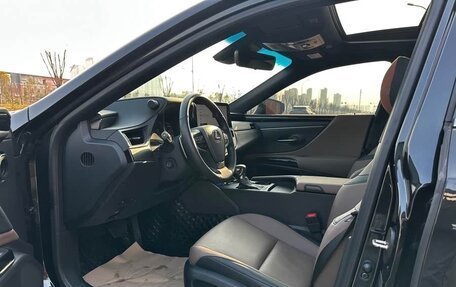 Lexus ES VII, 2022 год, 3 250 000 рублей, 6 фотография