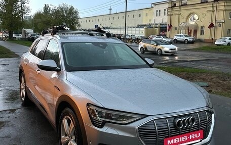 Audi e-tron I, 2021 год, 4 490 000 рублей, 2 фотография