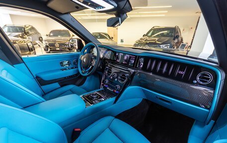 Rolls-Royce Cullinan, 2025 год, 86 000 000 рублей, 27 фотография