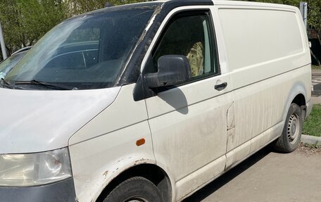 Volkswagen Transporter T5 рестайлинг, 2006 год, 815 000 рублей, 3 фотография
