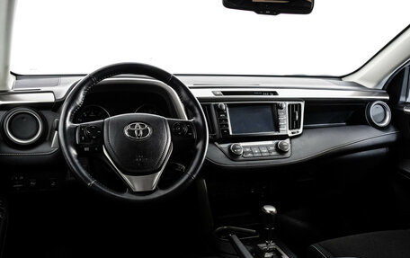 Toyota RAV4, 2017 год, 2 699 000 рублей, 11 фотография