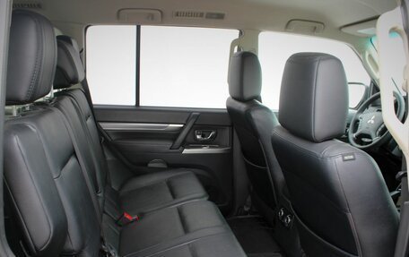 Mitsubishi Pajero IV, 2013 год, 2 232 000 рублей, 13 фотография