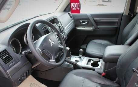 Mitsubishi Pajero IV, 2013 год, 2 232 000 рублей, 14 фотография
