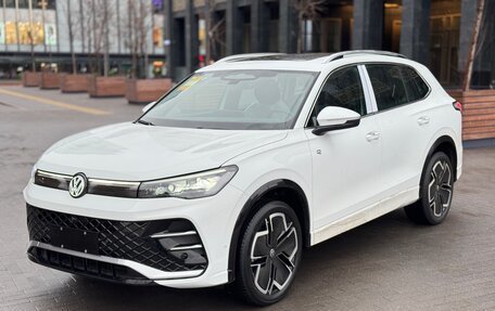 Volkswagen Tiguan, 2025 год, 4 400 000 рублей, 3 фотография