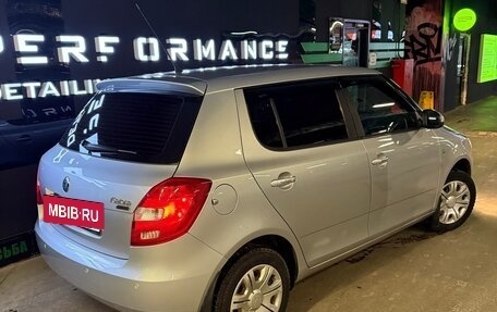 Skoda Fabia II, 2011 год, 695 000 рублей, 2 фотография