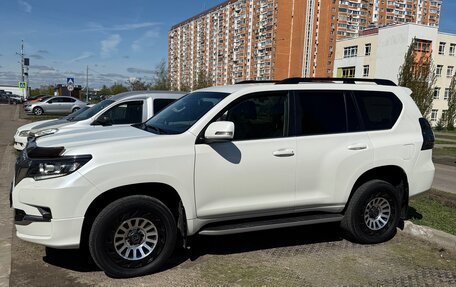 Toyota Land Cruiser Prado 150 рестайлинг 2, 2018 год, 5 100 000 рублей, 3 фотография