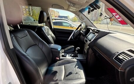 Toyota Land Cruiser Prado 150 рестайлинг 2, 2018 год, 5 100 000 рублей, 12 фотография