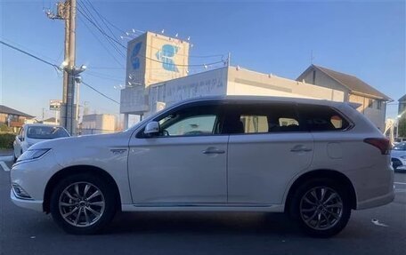 Mitsubishi Outlander III рестайлинг 3, 2021 год, 2 150 000 рублей, 4 фотография