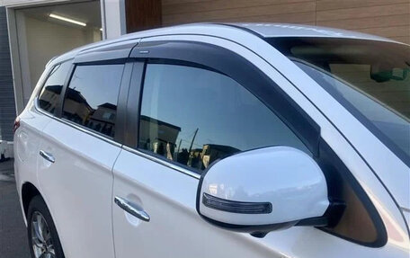 Mitsubishi Outlander III рестайлинг 3, 2021 год, 2 150 000 рублей, 8 фотография