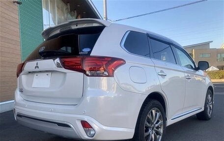 Mitsubishi Outlander III рестайлинг 3, 2021 год, 2 150 000 рублей, 7 фотография