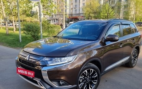 Mitsubishi Outlander III рестайлинг 3, 2022 год, 3 800 000 рублей, 33 фотография