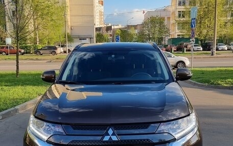 Mitsubishi Outlander III рестайлинг 3, 2022 год, 3 800 000 рублей, 35 фотография