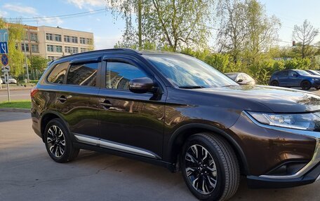 Mitsubishi Outlander III рестайлинг 3, 2022 год, 3 800 000 рублей, 36 фотография
