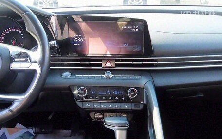 Hyundai Avante, 2022 год, 1 690 000 рублей, 10 фотография