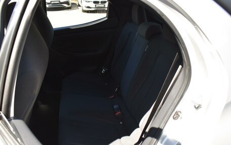 Toyota Yaris, 2020 год, 1 410 000 рублей, 7 фотография