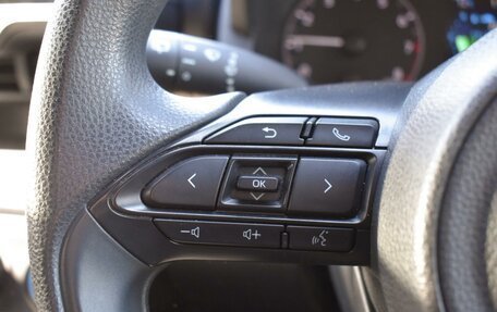 Toyota Yaris, 2020 год, 1 410 000 рублей, 13 фотография