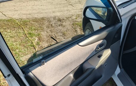 Mazda Familia, 2002 год, 370 000 рублей, 3 фотография