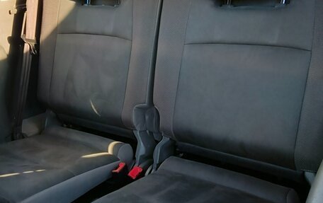 Toyota Land Cruiser Prado 150 рестайлинг 2, 2011 год, 3 400 000 рублей, 16 фотография