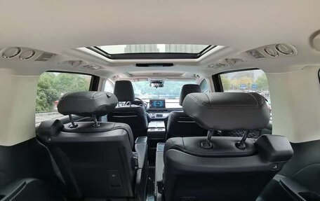 Honda Elysion, 2022 год, 3 360 000 рублей, 16 фотография