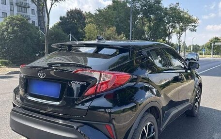 Toyota C-HR I рестайлинг, 2021 год, 1 999 999 рублей, 5 фотография