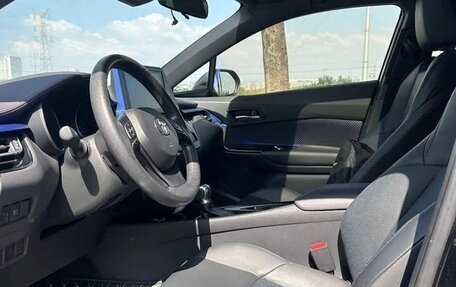 Toyota C-HR I рестайлинг, 2021 год, 1 999 999 рублей, 8 фотография