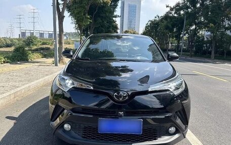 Toyota C-HR I рестайлинг, 2021 год, 1 999 999 рублей, 3 фотография