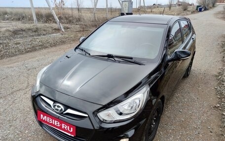 Hyundai Solaris II рестайлинг, 2012 год, 895 000 рублей, 2 фотография