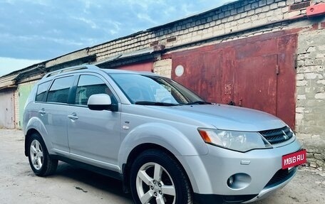 Mitsubishi Outlander III рестайлинг 3, 2007 год, 1 350 000 рублей, 2 фотография